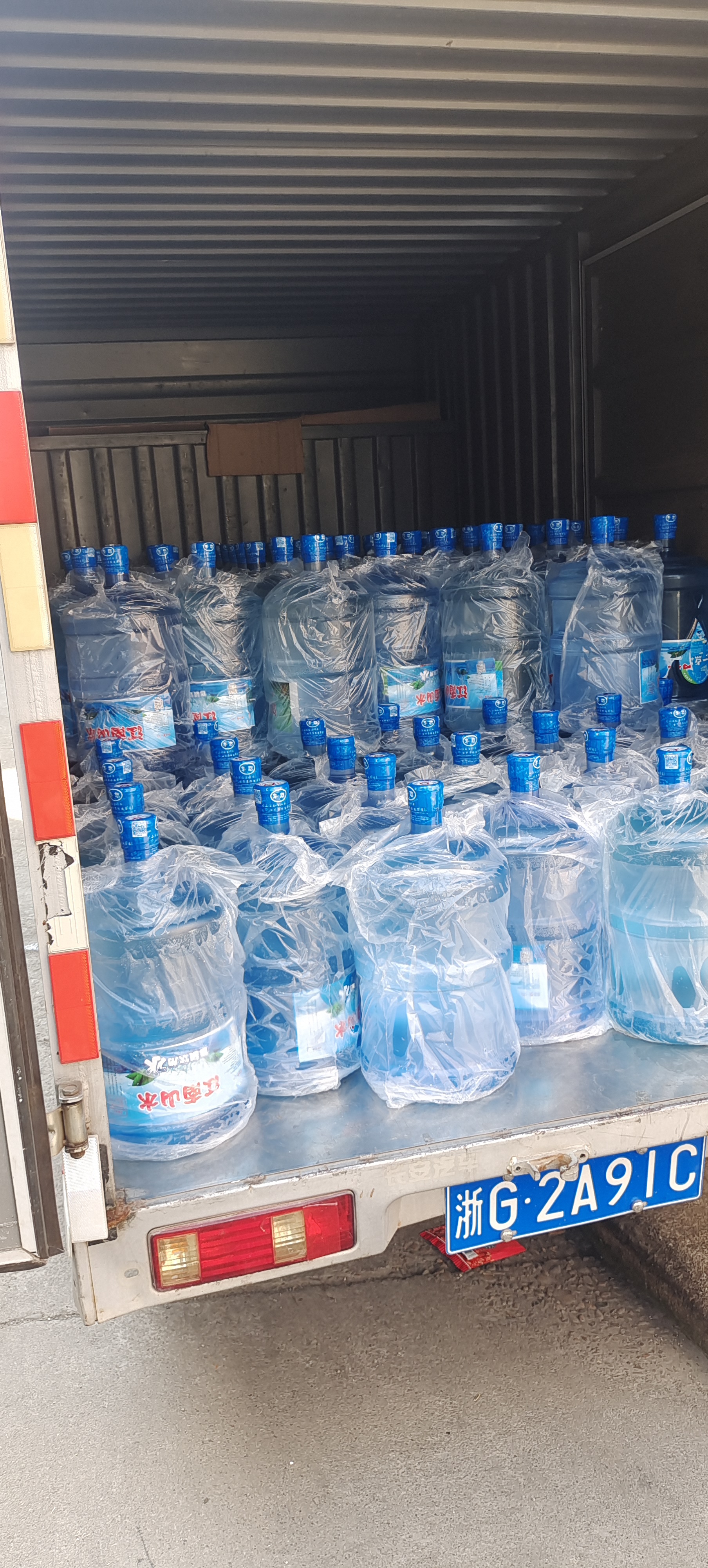 金華冬蓮食品商行桶裝水配送服務(wù)部 - --請選擇--桶裝水站